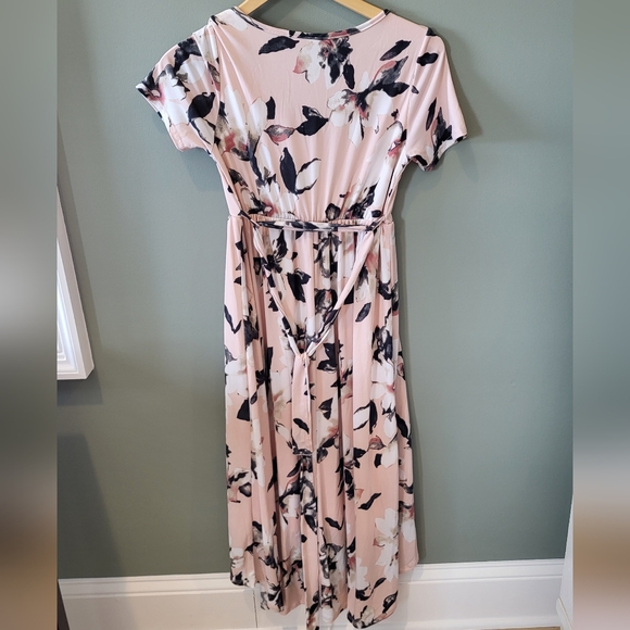 EUC PinkBlush Maternity/Nursing Dress: Blush Pink - Small - Picture 2 of 8